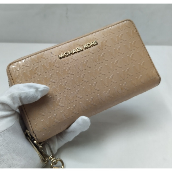 Michael Kors Beige Leather Zip Around Credit Card ID Window Wallet - Picture 3 of 12